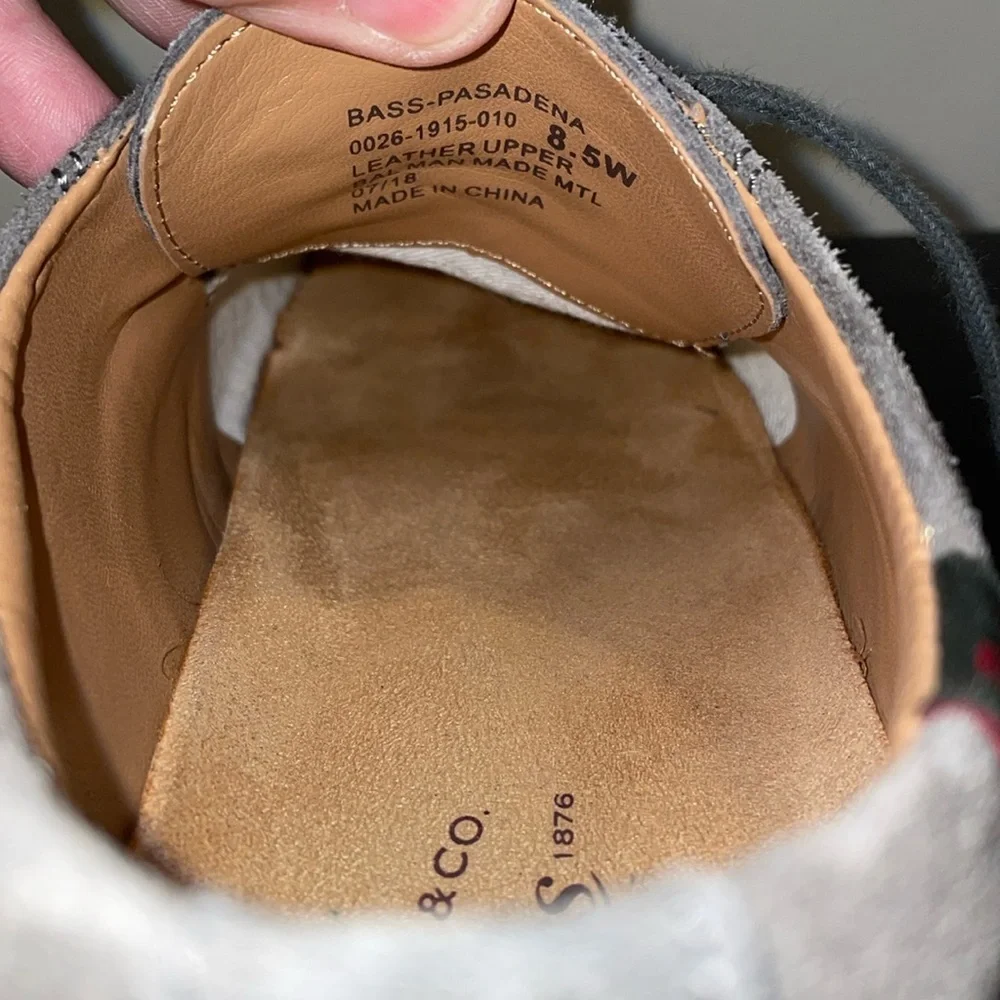Anthropologie G.H. Bass Pasadena Suede Nubuck Lace Up Loafers.‎  Size 8.5 Wide.
